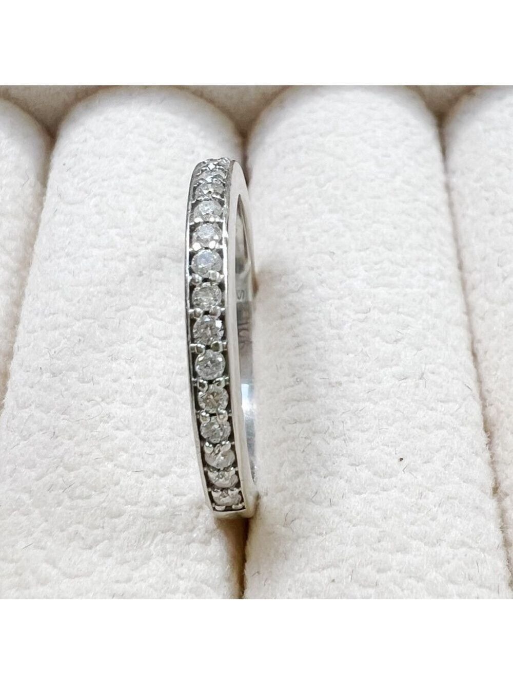 10 Karat White Gold and Diamond Ring Size 5 1/4 - Picture 6 of 12